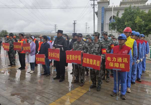 国网青海黄化化隆县供电公司首次参加化隆县山洪灾害应急救助演练