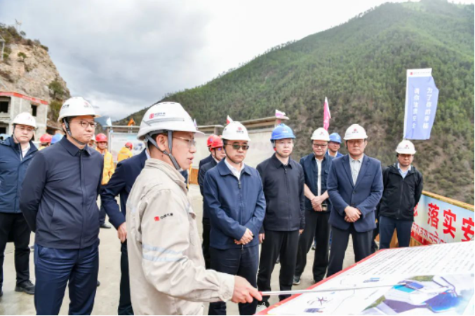 邹磊深入大唐扎拉水电站建设现场调研督导