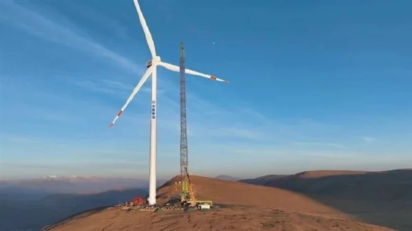 海拔5092米!世界在建海拔最高风电项目首台风机吊装成功