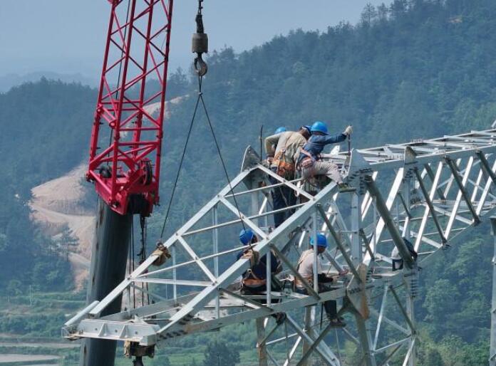 机械化施工助湖南电网高质量建设